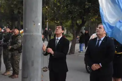El gesto del gobernador Sadir que marca el inicio de los festejos policiales en Jujuy