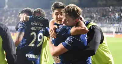 El cabezazo que dejó helado a River: la noche perfecta de Steimbach