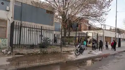 Un alumno llevó un arma a una escuela de Rosario y el protocolo se activó de inmediato