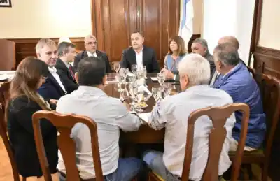 Provincia inició el diálogo con los gremios estatales por recomposición salarial