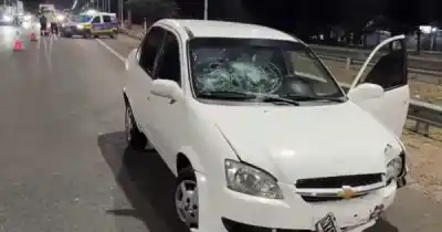 Con más de 2 gramos de alcohol en sangre, chocó en el Acceso Sur y dejó un herido
