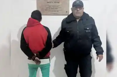 Discutía con una mujer con un nene en brazos y terminó agrediendo a una policía en Villa Mercedes