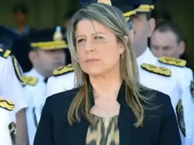Gendarmería avanza a pie hacia los restos del helicóptero caído en San Juan