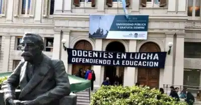 Se complica el regreso a clases en la UNLP: docentes anuncian un paro y van a la Justicia