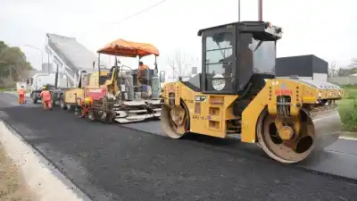 Las máquinas ya están en marcha: comenzó la pavimentación de 14 cuadras en Parque Norte
