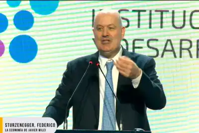 Sturzenegger desembarca en Paraná: ¿qué dijo sobre la economía de Milei?
