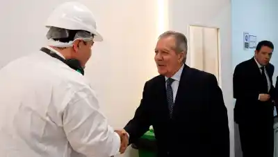 El gobernador Suárez inauguró una planta que promete revolucionar la producción de alimentos en La Banda
