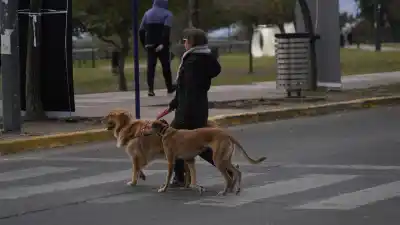 Jueves gris en Rosario: el termómetro sube pero el cielo no se despeja