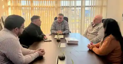Firmaron el contrato millonario para la planta de alimentos balanceados en Santa Cruz