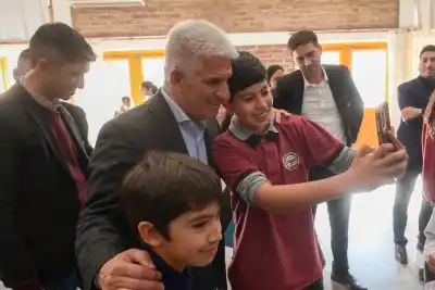 Firmaron el contrato para una obra clave en una escuela de Villa Mercedes y Poggi lanzó una advertencia sobre la sala de 3