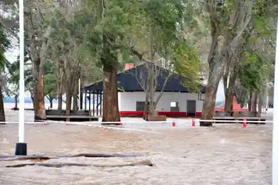 El río Uruguay avanza sin piedad: las imágenes que preocupan a Monte Caseros