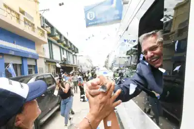 “Calor y demora” en la visita de Alberto Fernández a Monteros