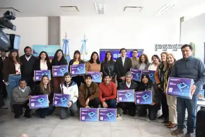 Gobernador Sadir entregó kits de robótica a 13 escuelas clasificadas: el detalle que no te contaron