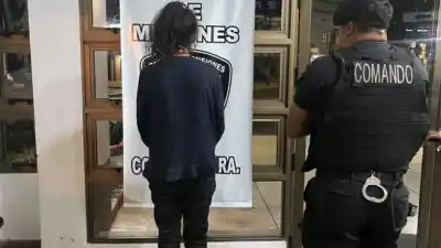 Tres mujeres detenidas tras robar un auto: el video que las delató