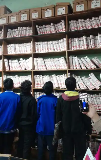El plan secreto del Registro Civil para que los jóvenes se enamoren de su identidad