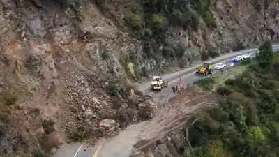 Caída de rocas gigantes en la Ruta 40: el peligroso estado del camino de los Siete Lagos que tiene en vilo a los conductores