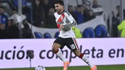 Preocupación en River: Ángel Correa salió golpeado en su debut como titular