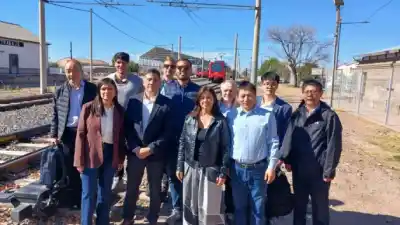 Llegaron los técnicos chinos: el Tren de Cercanías del Este ya tiene cronograma