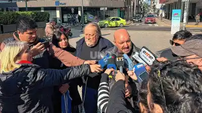 Golpe a las aulas: docentes santafesinos se movilizan y van a la Justicia contra el aumento por decreto