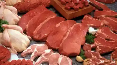 ¿Un kilo de asado o tres de cerdo? La comparación de precios que está cambiando las carnicerías