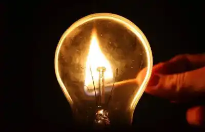 Sin luz hasta el mediodía en Monteros: 1240 servicios afectados por el corte programado