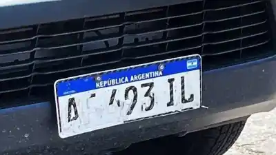 ¿Se acabó la joda? Quieren que los autos con patentes truchas terminen en el corralón