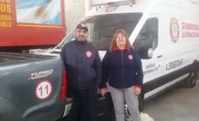 Cumplen 15 años y lo celebran a lo grande: la cena y baile que nadie quiere perderse