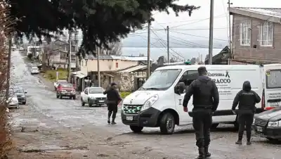 El policía acusado de matar a una joven de un tiro en el cuello seguirá preso y se enfrentará a un juicio por jurados