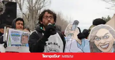 A 14 grados bajo cero y a oscuras: el drama de los alumnos que caminaron sobre la ruta por un colectivo escolar congelado