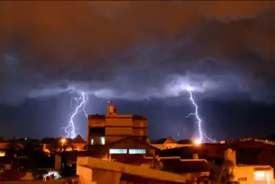 Julio se despide con furia: alerta naranja por tormentas severas en Entre Ríos