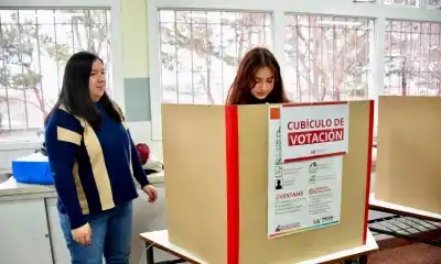 Simularon ser autoridades de mesa y votantes: la experiencia que vivieron alumnos de Trelew
