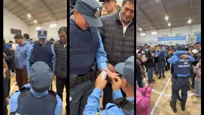 Se arrodilló en pleno egreso policial y lo que pasó después es viral