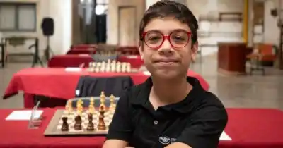 El prodigio del ajedrez que vuelve a casa: Faustino Oro anuncia gira con parada en Rosario