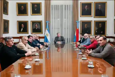 Crisis en Granja Tres Arroyos: Frigerio recibió a los gremios y prometió seguir buscando soluciones