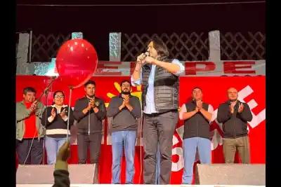 Cerró su campaña con una multitud: los detalles del acto que nadie contó