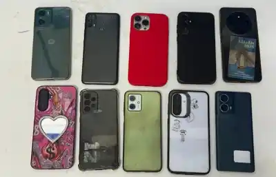 Le robaron el celular en la estación de Lomas y la mochila del ladrón escondía un botín escalofriante