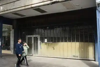 Locales vacíos y consumo en caída: la alerta de Javkin y Pullaro que enciende las alarmas