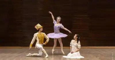 Caos en el Teatro Argentino: un grupo denuncia que quedó afuera del ballet por una comitiva que ingresó sin tickets