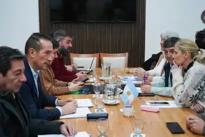 El Gobierno de Neuquén presentó una oferta salarial que promete ser histórica: los gremios definen en asambleas