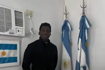 De refugiado a profesor: la increíble historia del africano que encontró su lugar en Corrientes