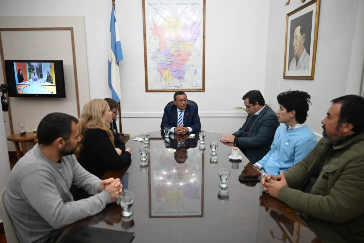 Reconocimiento a Gabriel Salazar