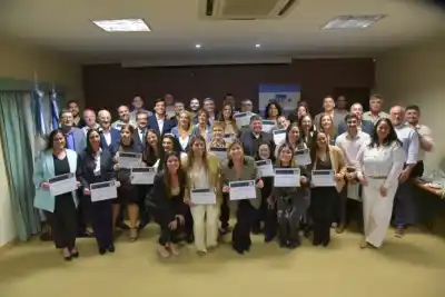 Entrega de diplomas en Corrientes: el mensaje de Braillard Poccard que marcó la jornada