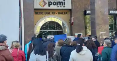 Perdió 600 pacientes de un día para el otro: la insólita respuesta de PAMI a un médico que reclamó por su sueldo