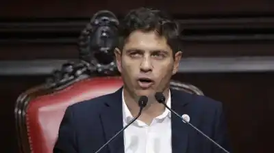 Kicillof se prepara para un discurso clave: paro docente, internas y un mensaje directo a Milei