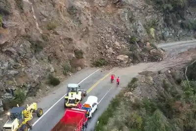Ruta 40 bloqueada: el derrumbe que complica el paso a los centros de esquí