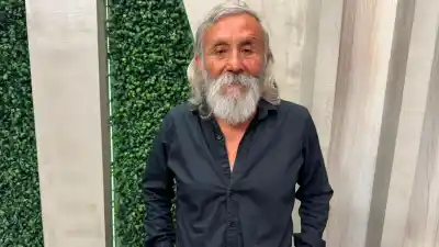 El profe que fue lustrabotas y dedicó 40 años a la FNE: su emotiva despedida
