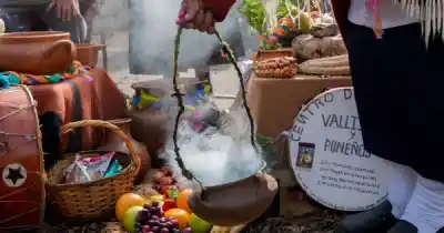 Rituales de la Pachamama: el paso a paso para sahumar tu casa y las ofrendas que no pueden faltar