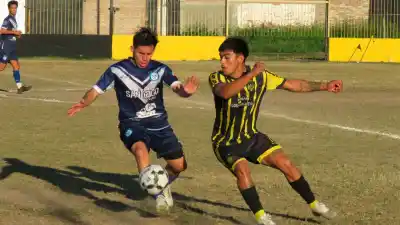 Empate que deja todo abierto: la llave de cuartos se define en San Ramón
