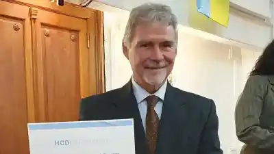 ¿Quién es el periodista que el Concejo Deliberante acaba de distinguir?