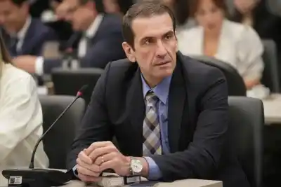 El incómodo lugar de Pablo Cervi: sin anclaje en Neuquén y con un respaldo de Milei que no aparece